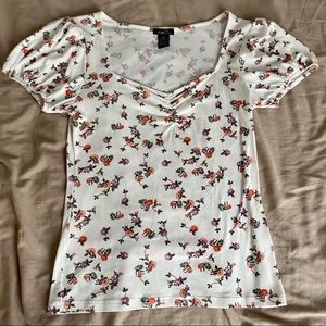 ~floral top with low neckline~